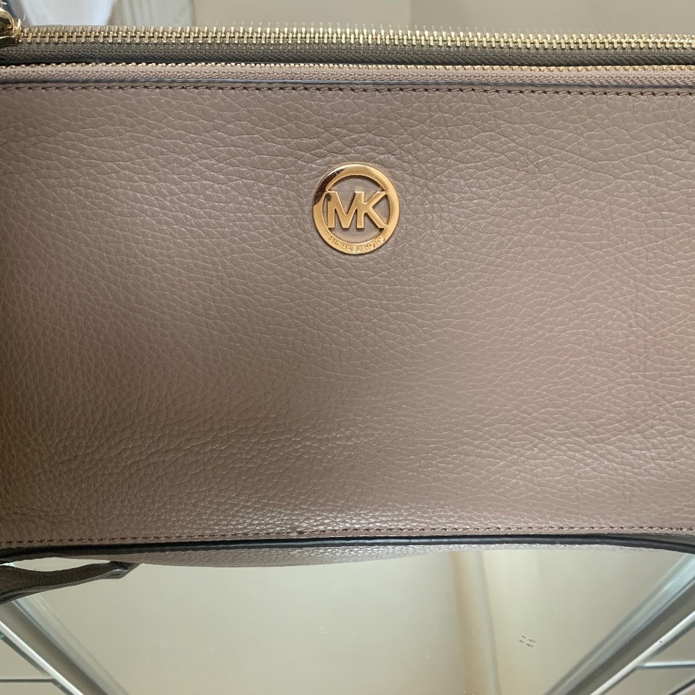MICHAEL KORS